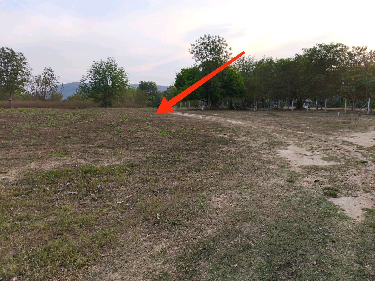 For SaleLandHuahin, Prachuap Khiri Khan, Pran Buri : Selling cheap land in Hua Hin Near the golf course And international university