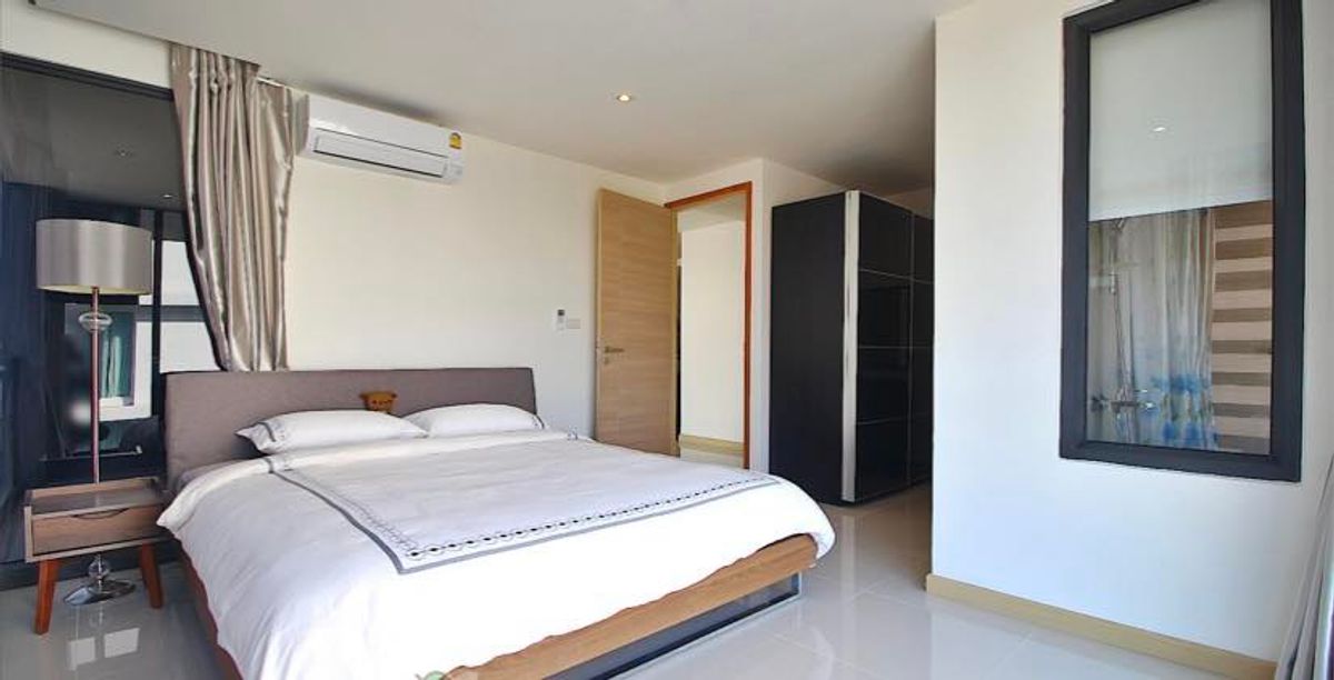 CondoSukhumvit, Asoke, Thonglor : Low-Rise Socio Reference 61 condo. Convenient transportation. Near the BTS Skytrain has a complete furniture shuttle. Ready to stay immediately  