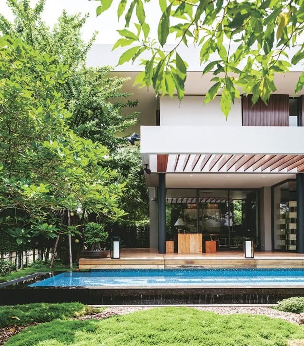 บ้านวงเวียนใหญ่ เจริญนคร : ♦ Pool Villa Style ♦ 2 ชั้น, 5 ห้องนอน, 6 ห้องน้ำ | ที่ดิน 1.5 ไร่ (600.00 ตร.ว.), 650.00 ตร.ม. | 5 ที่จอดรถ, วิวสระว่ายน้ำ | ใกล้ MRT ตลาดสำเหร่ 500 ม., BTS วงเวียนใหญ่ 1.2 กม., Icon Siam 5.5 กม.