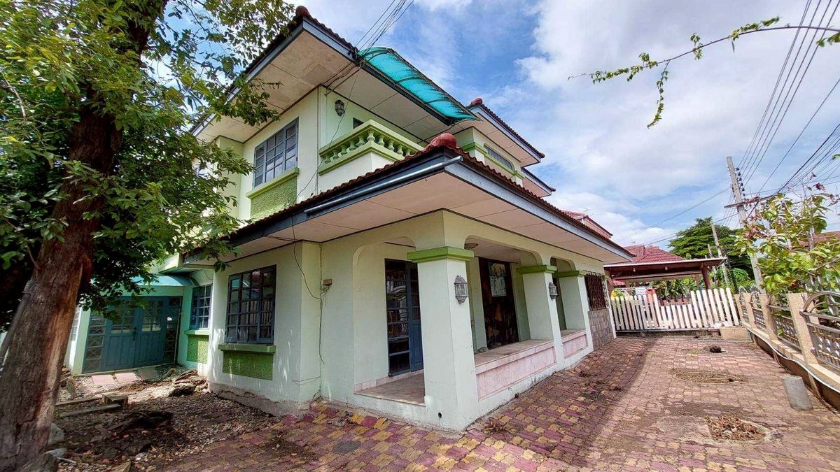 ขายบ้านนนทบุรี บางใหญ่ บางบัวทอง : ขาย บ้านเดี่ยว 2 ชั้น หมู่บ้านชลลดา บางบัวทอง 5 ห้องนอน ขนาด 145 ตร.วา ราคาดีที่สุด เพียง 8,000,000 บาท (พร้อมค่าโอน) 
