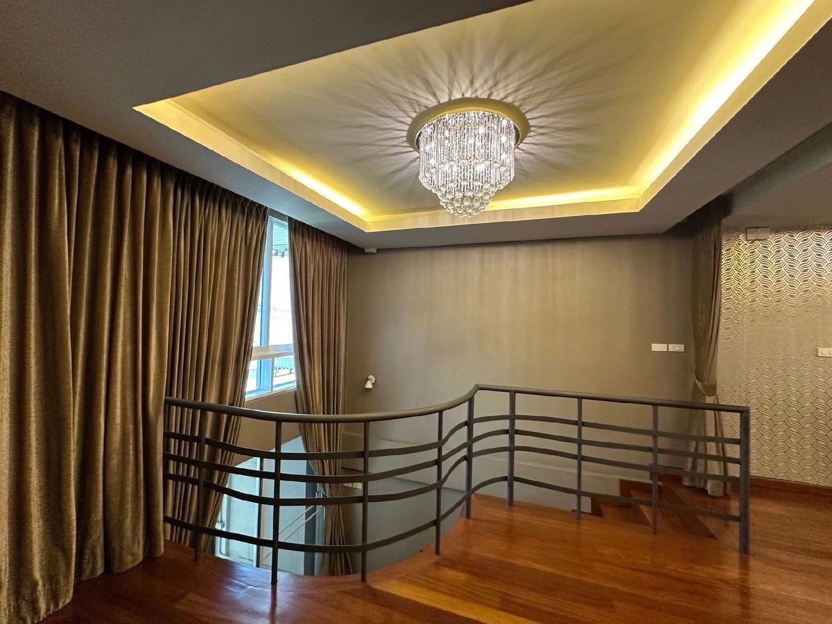 For SaleTownhomeSathorn, Narathiwat : 📢👇 3-Storey Townhome in a Prime Location on Chan Road, Sathorn Area