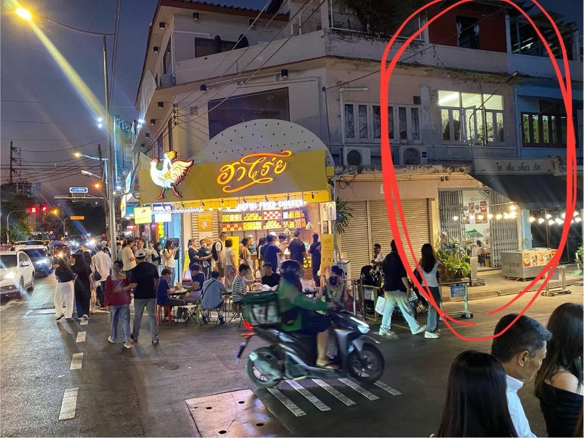 For RentShop HouseSiam Paragon ,Chulalongkorn,Samyan : ♡ Rare Unit ♡ Lease & Amp; Rent Building in the area of ​​Banthat Thong (Near one junction of milk), 3 -story building, good location near famous shops in the student area