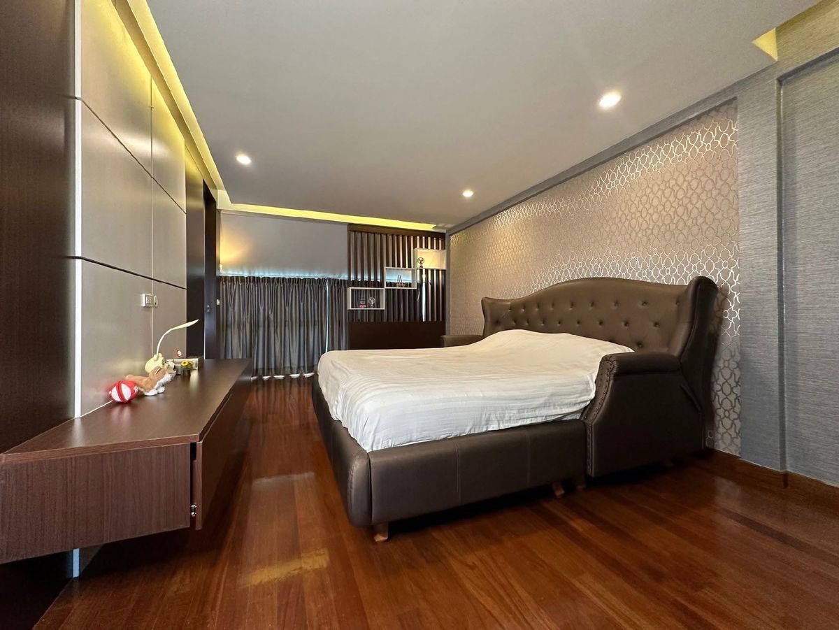 For SaleTownhomeSathorn, Narathiwat : 📢👇 3-Storey Townhome in a Prime Location on Chan Road, Sathorn Area