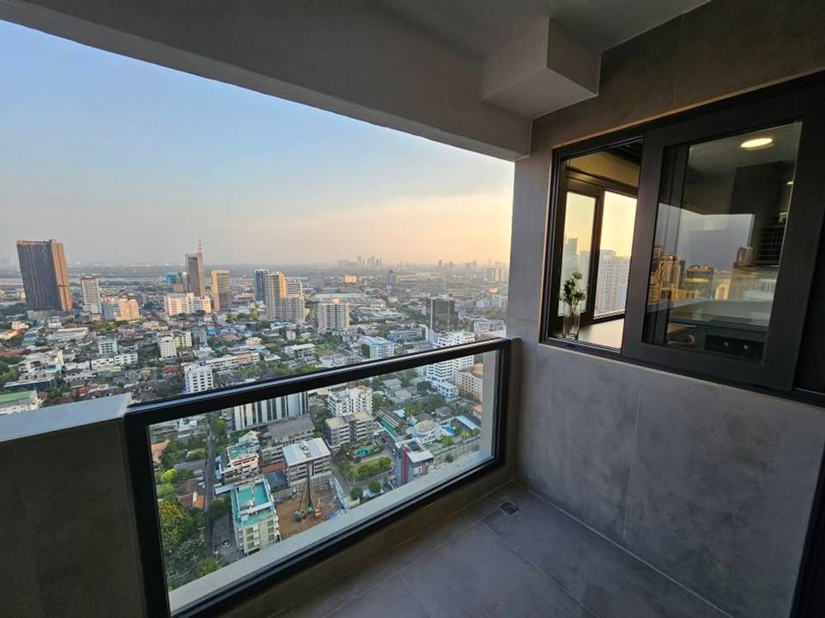 CondoSukhumvit, Asoke, Thonglor : ✨ GT16110 | Condo Waterford Diamond Sukhumvit 30/1, convenient travel, near BTS, shuttle available, fully furnished. Ready to move in immediately