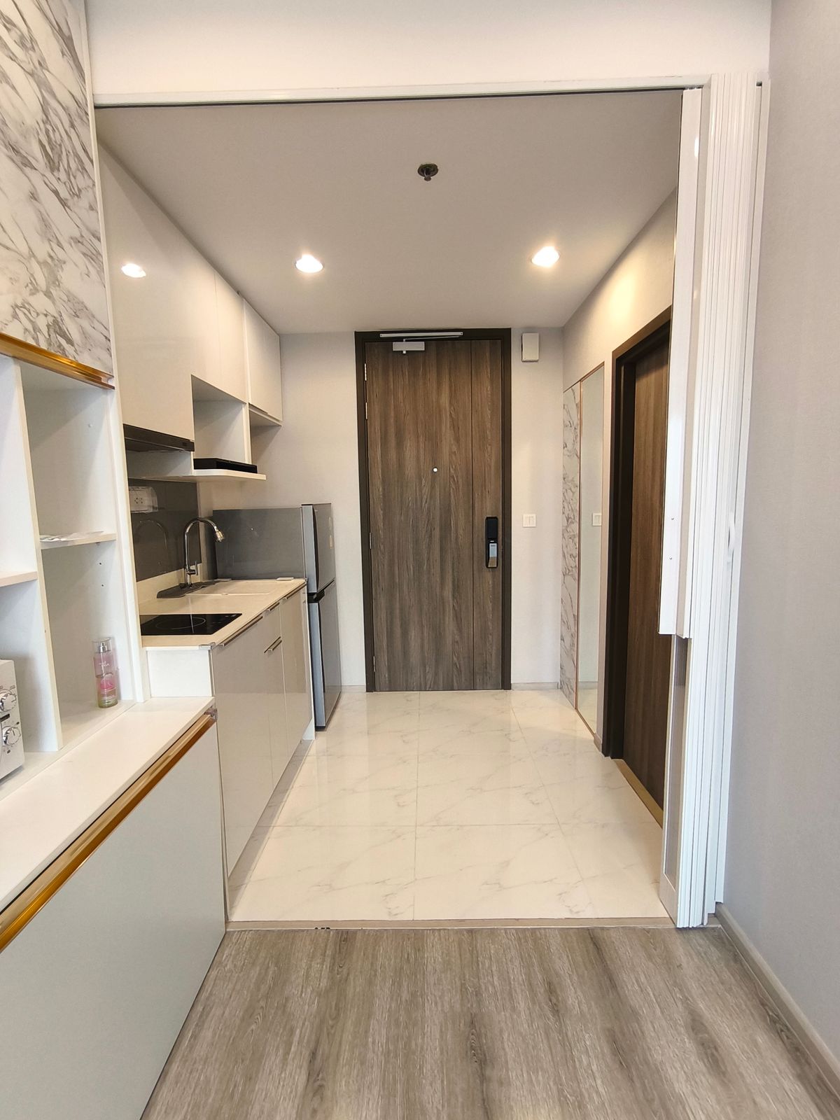 For RentCondoOnnut, Udomsuk : For rent- 1 BR 36 sqm Fully furnish at Ideo Mobi Sukhumvit 66 BTS Udomsuk