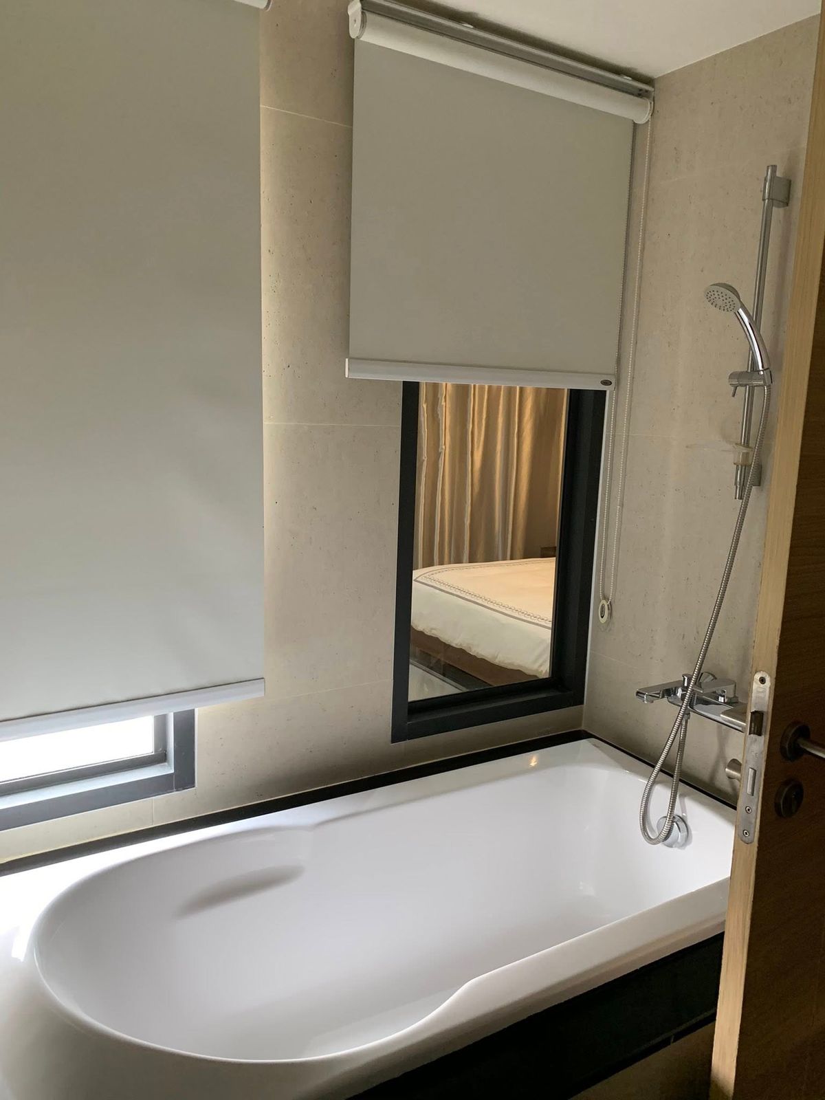 CondoSukhumvit, Asoke, Thonglor : Low-Rise Socio Reference 61 condo. Convenient transportation. Near the BTS Skytrain has a complete furniture shuttle. Ready to stay immediately  