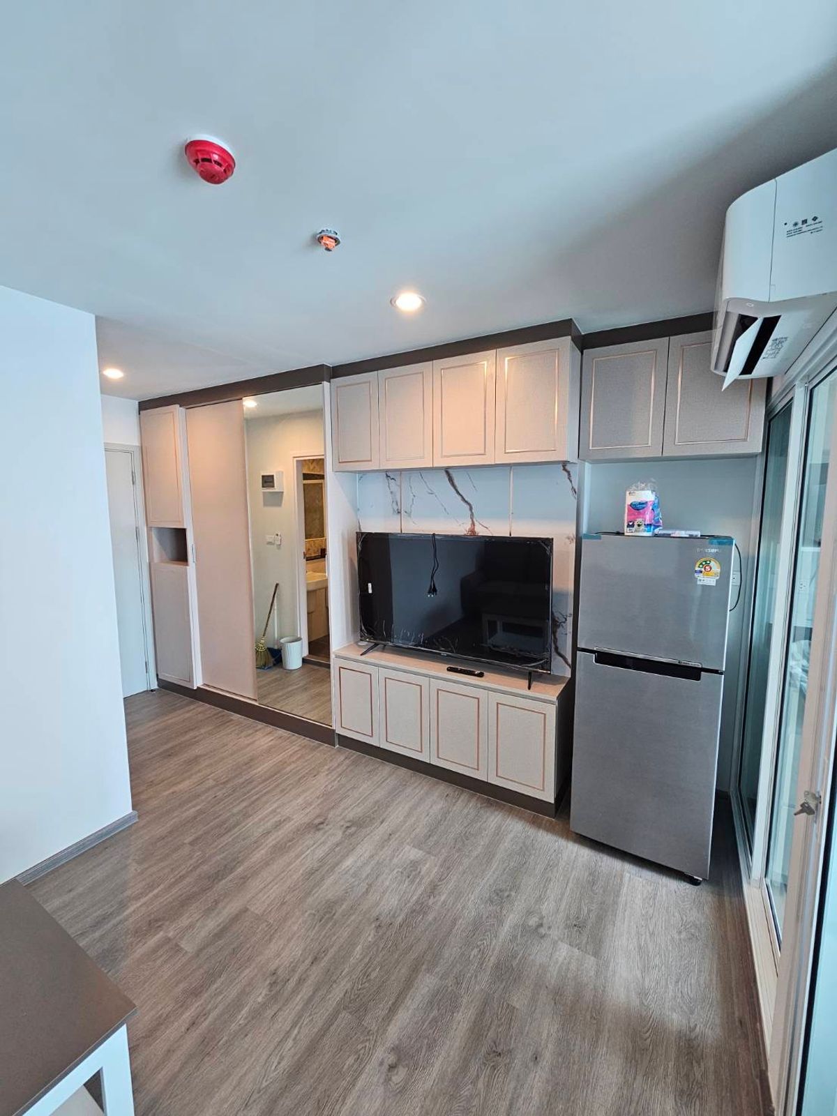 For RentCondoBangna, Bearing, Lasalle : Rental Condo Regent Home Bangna Building D View East
