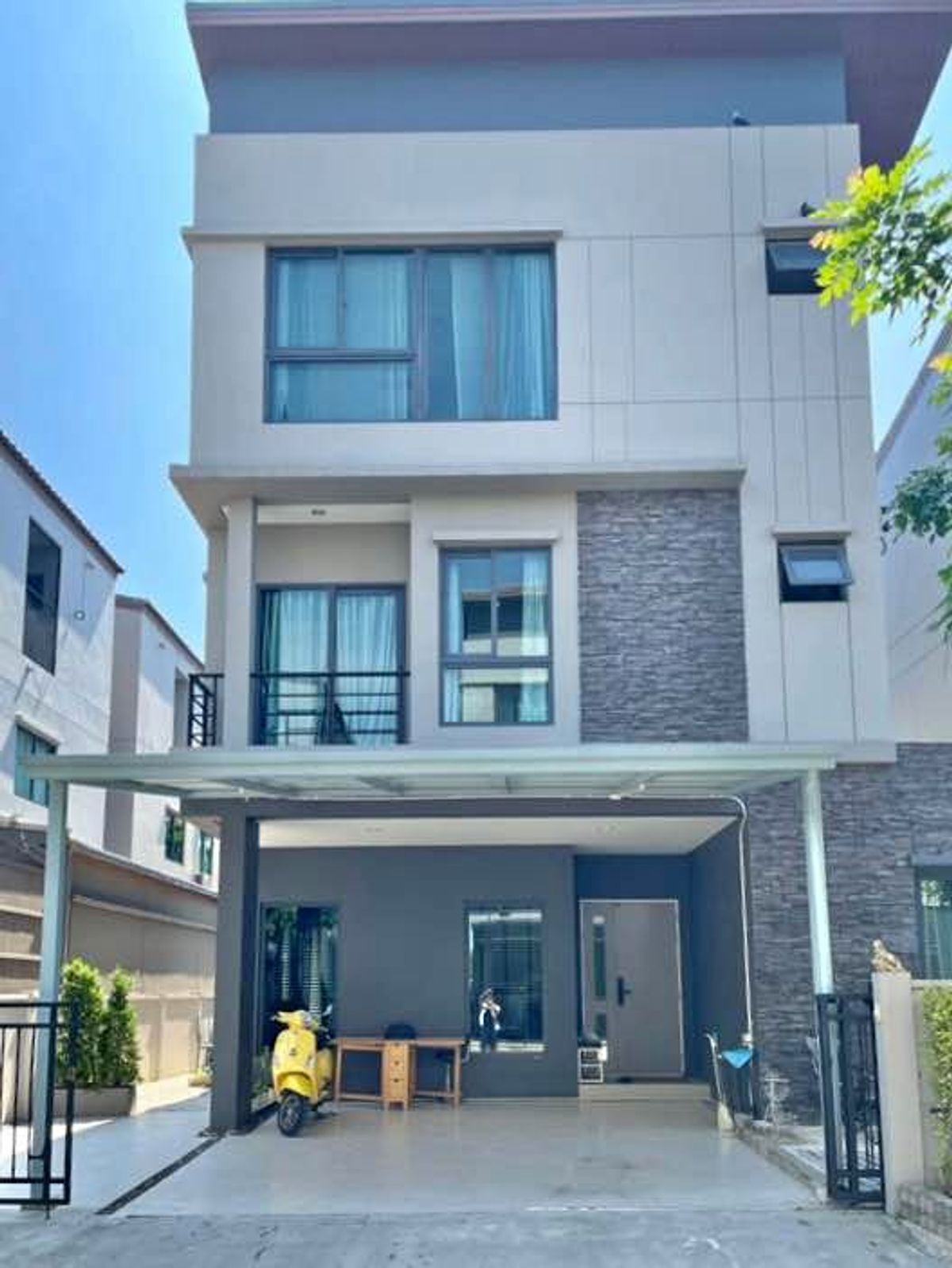ให้เช่าบ้านพัฒนาการ ศรีนครินทร์ : ให้เช่าบ้านเดี่ยว 3 ชั้น บ้านกลางเมือง ดิ อิดิชั่น พระราม9-กรุงเทพกรีฑา สวยมากก พร้อมอยู่ค่ะ