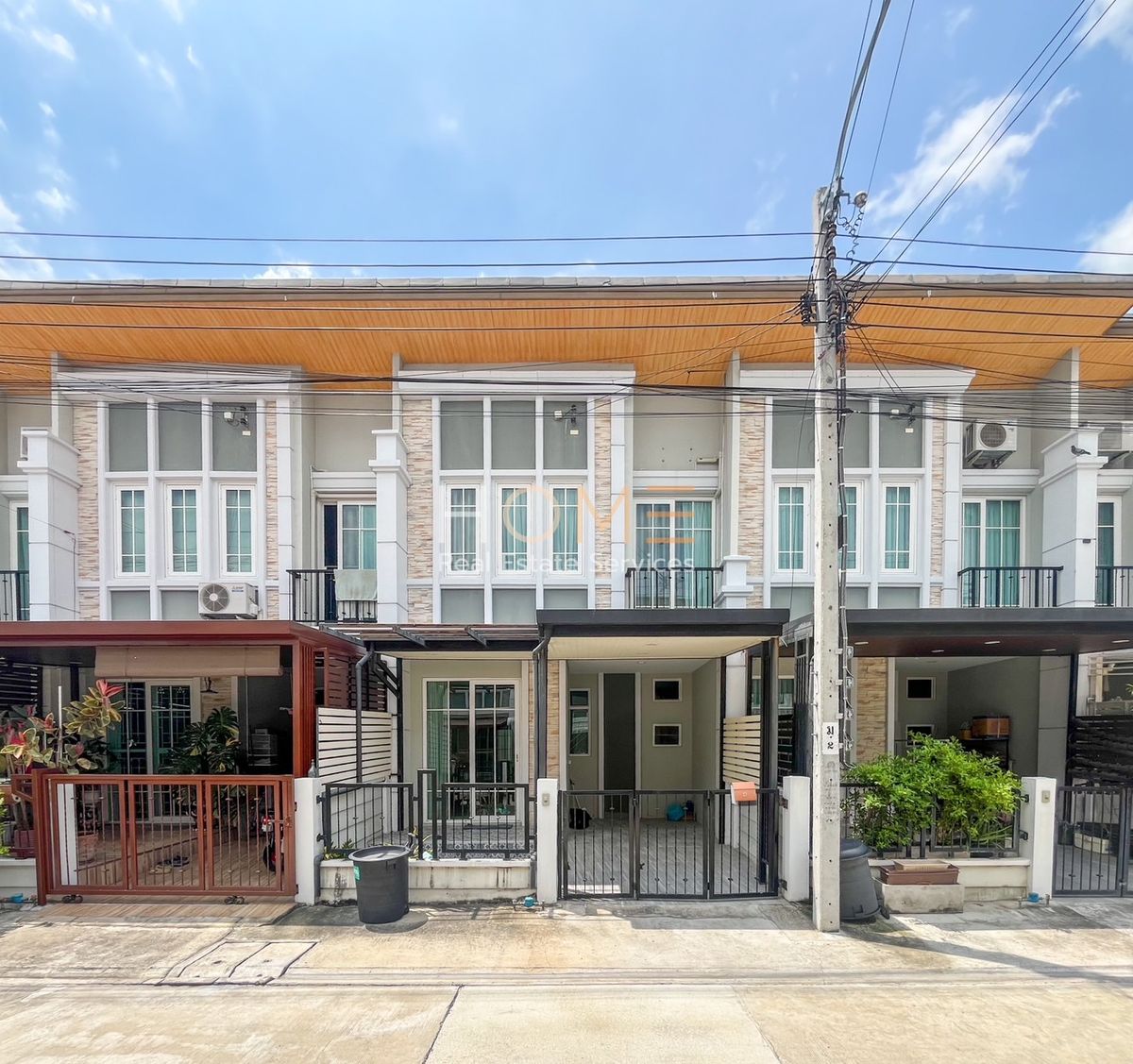 ขายทาวน์โฮมเกษตร นวมินทร์ ลาดปลาเค้า : บ้านเดี่ยวสไตล์อังกฤษ ราคาดี 📍 โกลเด้น ทาวน์ 2 ลาดพร้าว - เกษตรนวมินทร์ / 3 ห้องนอน (ขาย), Golden Town 2 Ladprao - Kaset Nawamin / 3 Bedrooms (FOR SALE) PIK044