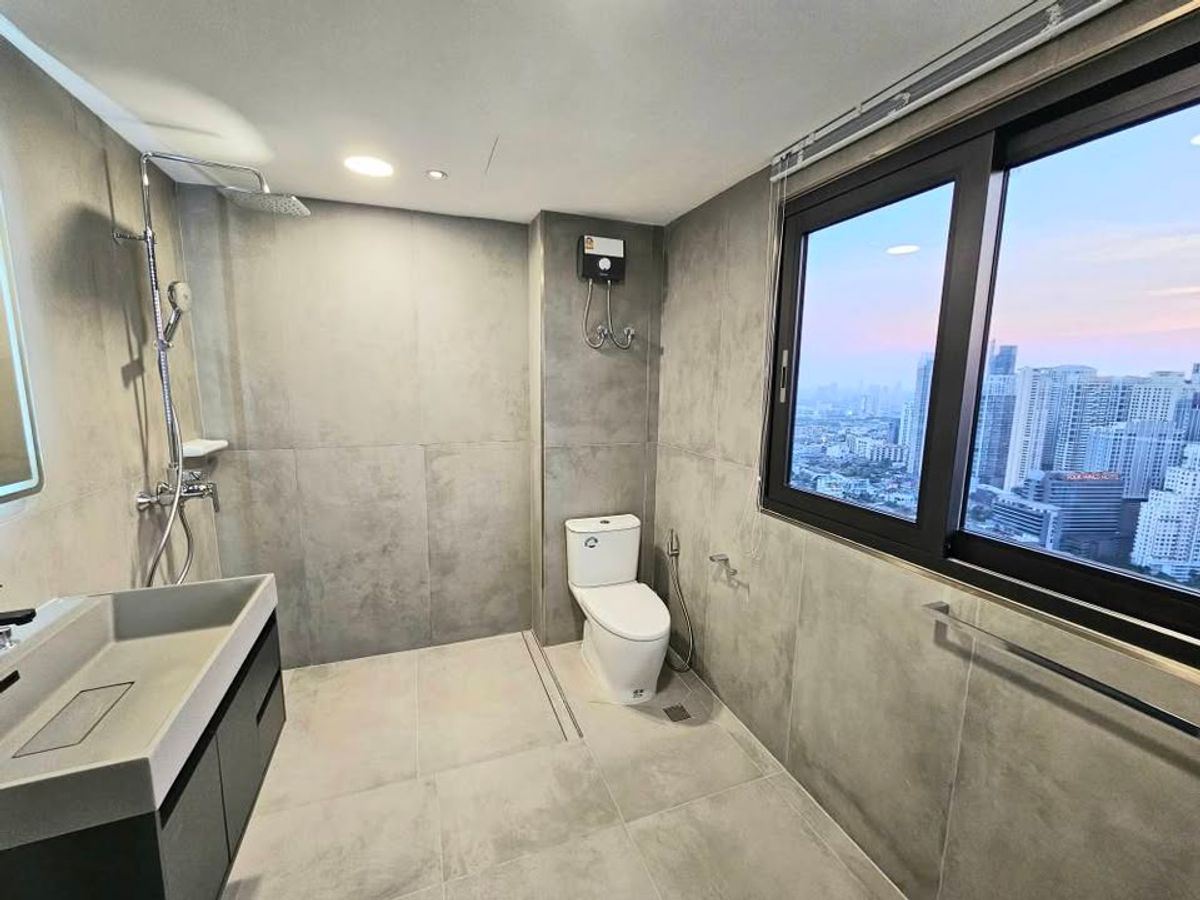 CondoSukhumvit, Asoke, Thonglor : ✨ GT16110 | Condo Waterford Diamond Sukhumvit 30/1, convenient travel, near BTS, shuttle available, fully furnished. Ready to move in immediately