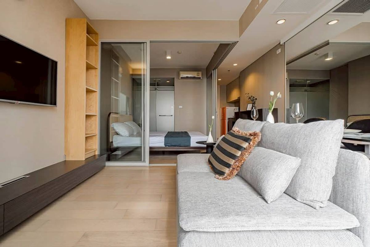 ขายคอนโดอารีย์ อนุสาวรีย์ : Hot deal for sale : Siamese Ratchakru