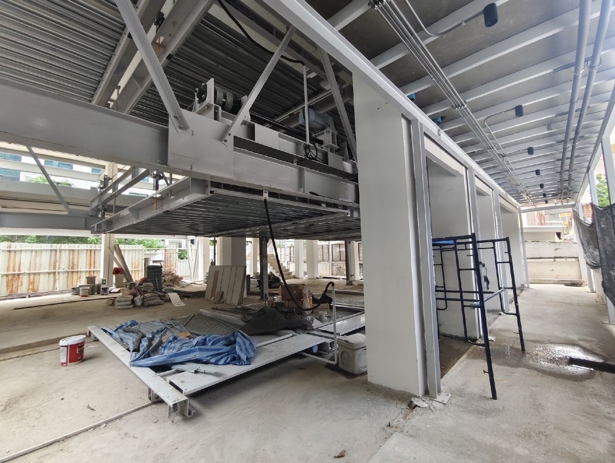 For RentRetail SpaceRama9, Petchburi, RCA : Rent a new building, Rama 9, a total area of ​​1,500 square meters, 20 parking. There is an elevator with a small billboard, a small hospital, clinic surgery, animal hospitals, luxury furniture center. Home decoration and Interior Design