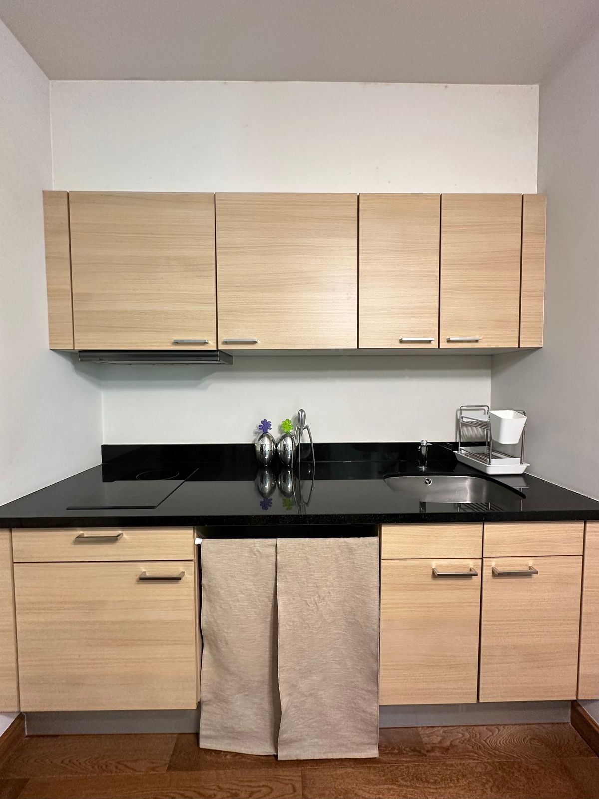 ให้เช่าคอนโดวิทยุ ชิดลม หลังสวน : คอนโด The Address Chidlom เดินทางสะดวก ใกล้รถไฟฟ้าบีทีเอส มีรถรับส่ง เฟอร์นิเจอร์ครบ พร้อมอยู่ทันที