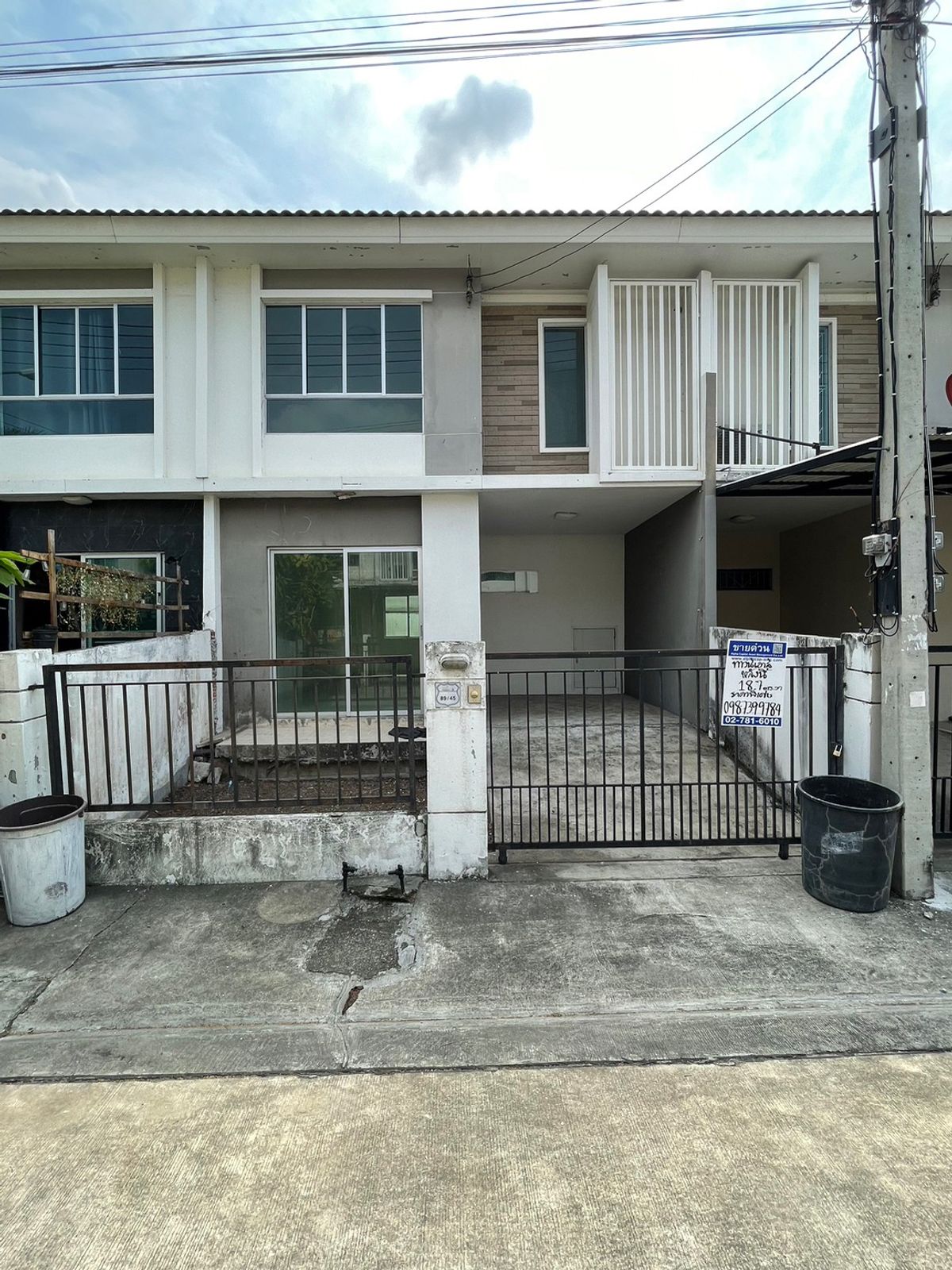 ขายทาวน์โฮมปทุมธานี รังสิต ธรรมศาสตร์ : ขายบ้านทาวน์เฮ้าส์ 2 ชั้น พฤกษาวิลล์ 41 บางกระดี-ติวานนท์ ซอย 2 ติวานนท์ .บางกะดี ส่วนลดโปรโมชั่นบ้านราคาถูก‼️ลดพิเศษเหลือ 1,201,000 บาท