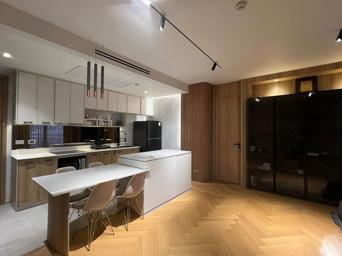 For SaleCondoAri,Anusaowaree : Savvi Phahol 2 condo for sale. Low Rise Condo is peaceful and private. Luxury Modern style room.