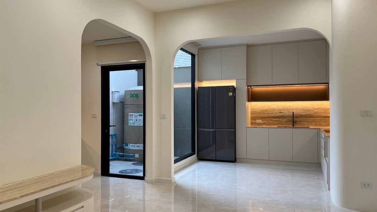 ขายทาวน์โฮมพระราม 3 สาธุประดิษฐ์ : 📢👇 Tomehome หรู 3 ชั้นครึ่ง วิวสวนและสระว่ายน้ำของโครงการ เดินทางสะดวกหลายเส้นทาง ใกล้ ทางพิเศษเฉลิมมหานครทางพิเศษศรีรัช