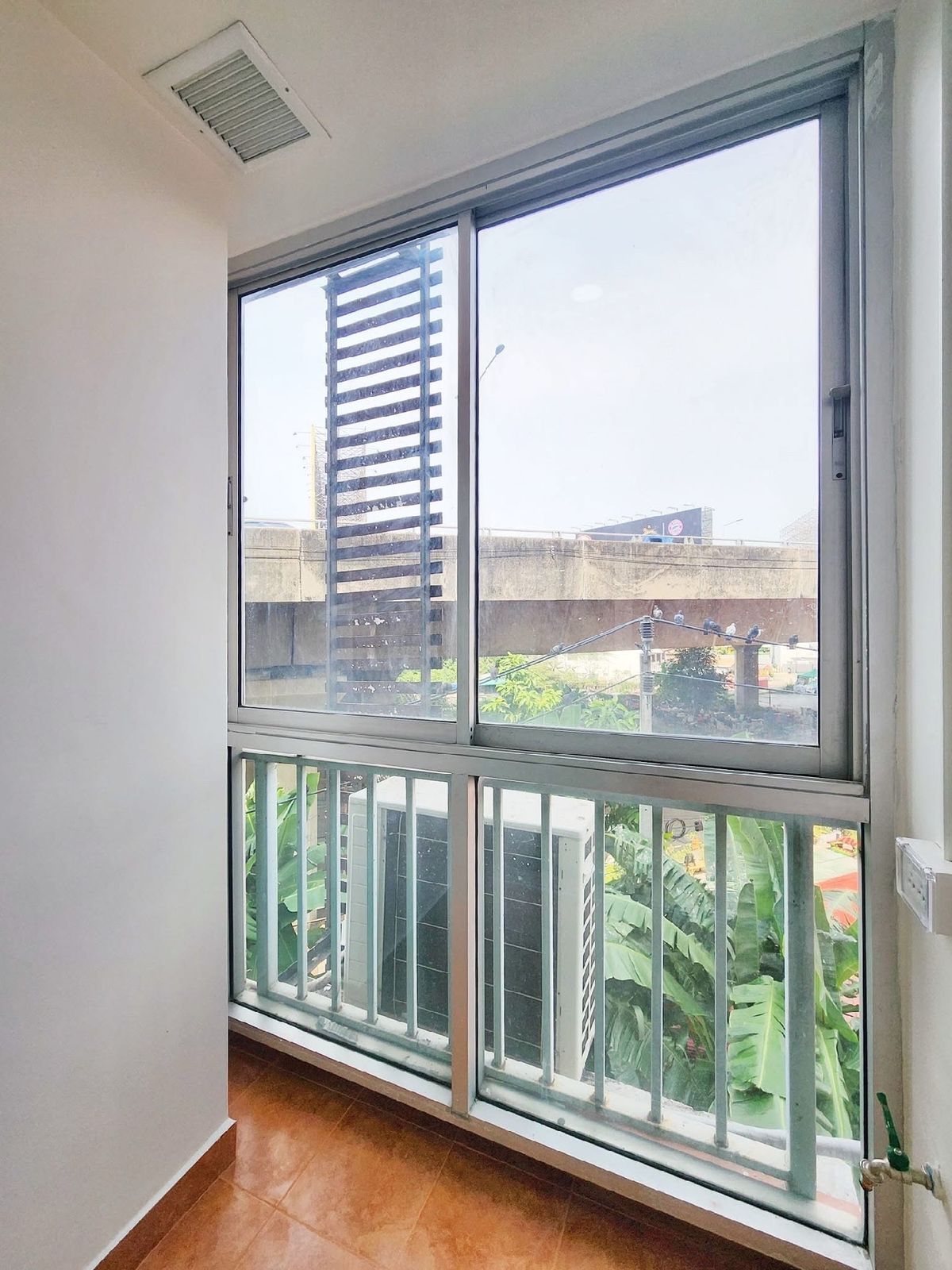 For SaleCondoBang Sue, Wong Sawang, Tao Pun : The condo is ready to move in. The price is cheaper than the rental price. Just install the installment of 5,000 baht. Carry the bag. Full system