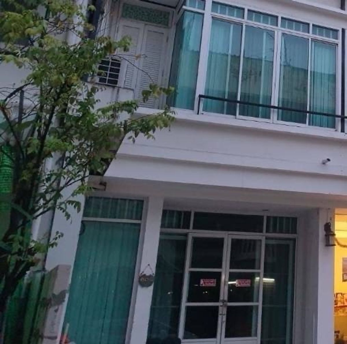 ให้เช่าอาคารพาณิชย์รัชดา ห้วยขวาง : ให้เช่าสำนักงาน40 ตารางเมตรใกล้mrt สุทธิสาร500 เมตรเดินได้
