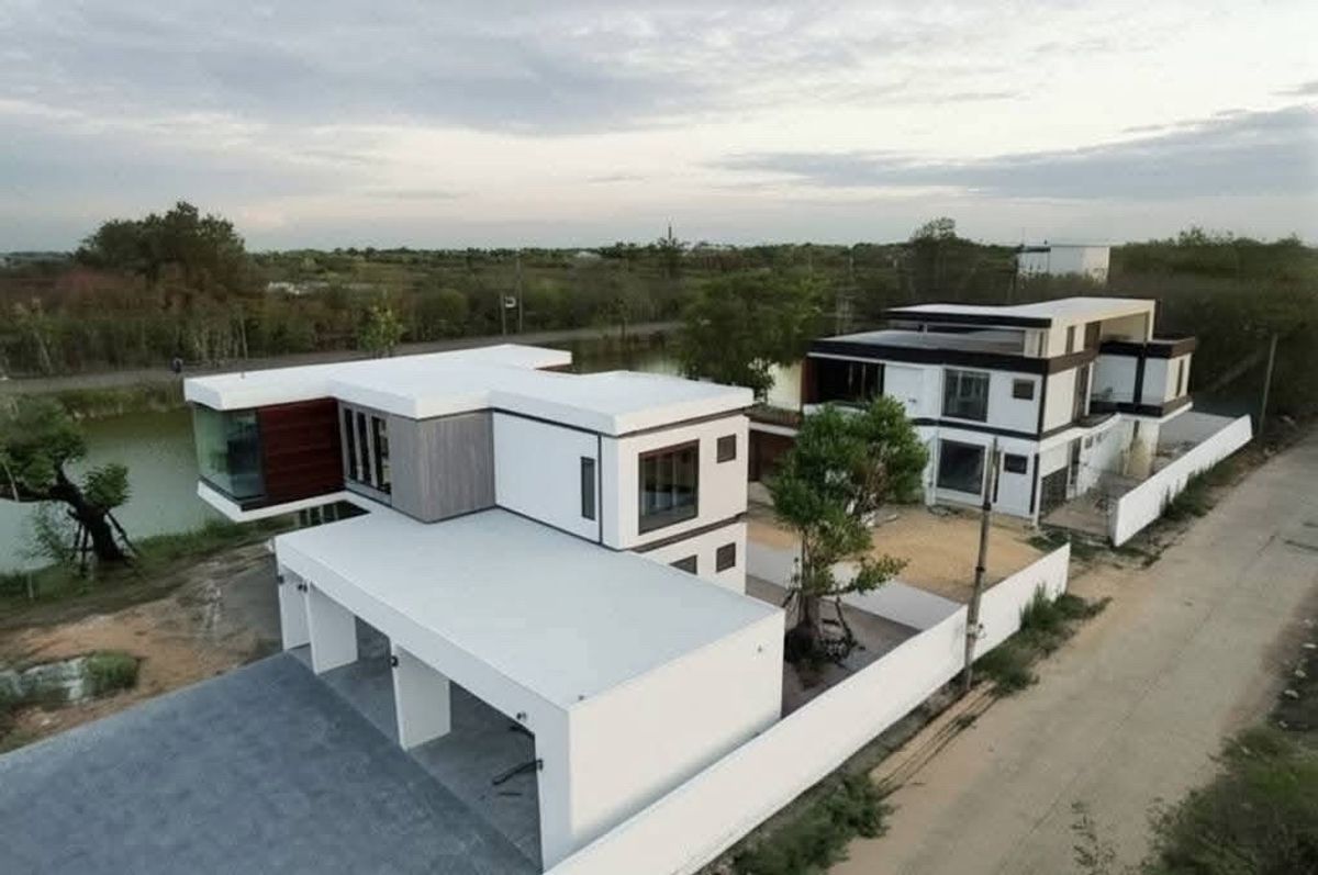 ขายบ้านฉะเชิงเทรา : 📢👇บ้านอยู่อาศัย บ้านพักตากอากาศ บ้านริมทะเลสาบ  ผ่อนคลายนอนดูดาวได้ที่นี่ ฉะเชิงเทรา ที่ไม่ไกลจากกรุงเทพ 