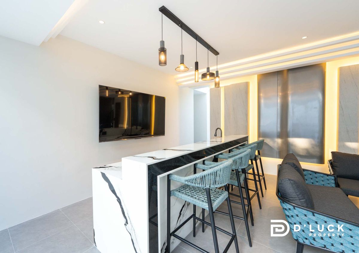 Pattaya, Bangsaen, Chonburi : Selling and renting a house, Pool Villa near the Sea of ​​Jomtien, ready to stay in 7 bedrooms