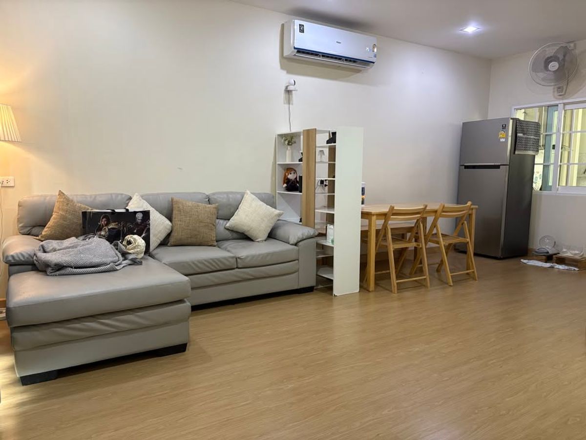 ขายทาวน์โฮมลาดกระบัง สุวรรณภูมิ : ขายทาวน์โฮม 2 ชั้น หลังมุม ทิศใต้ รมเย็น โครงการ Golden Town 3 บางนา–สวนหลวง 