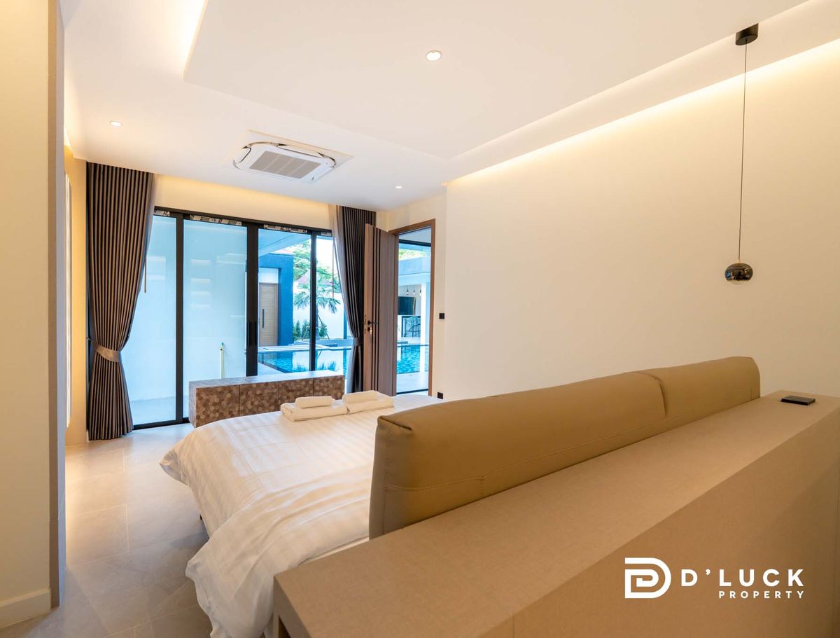 Pattaya, Bangsaen, Chonburi : Selling and renting a house, Pool Villa near the Sea of ​​Jomtien, ready to stay in 7 bedrooms