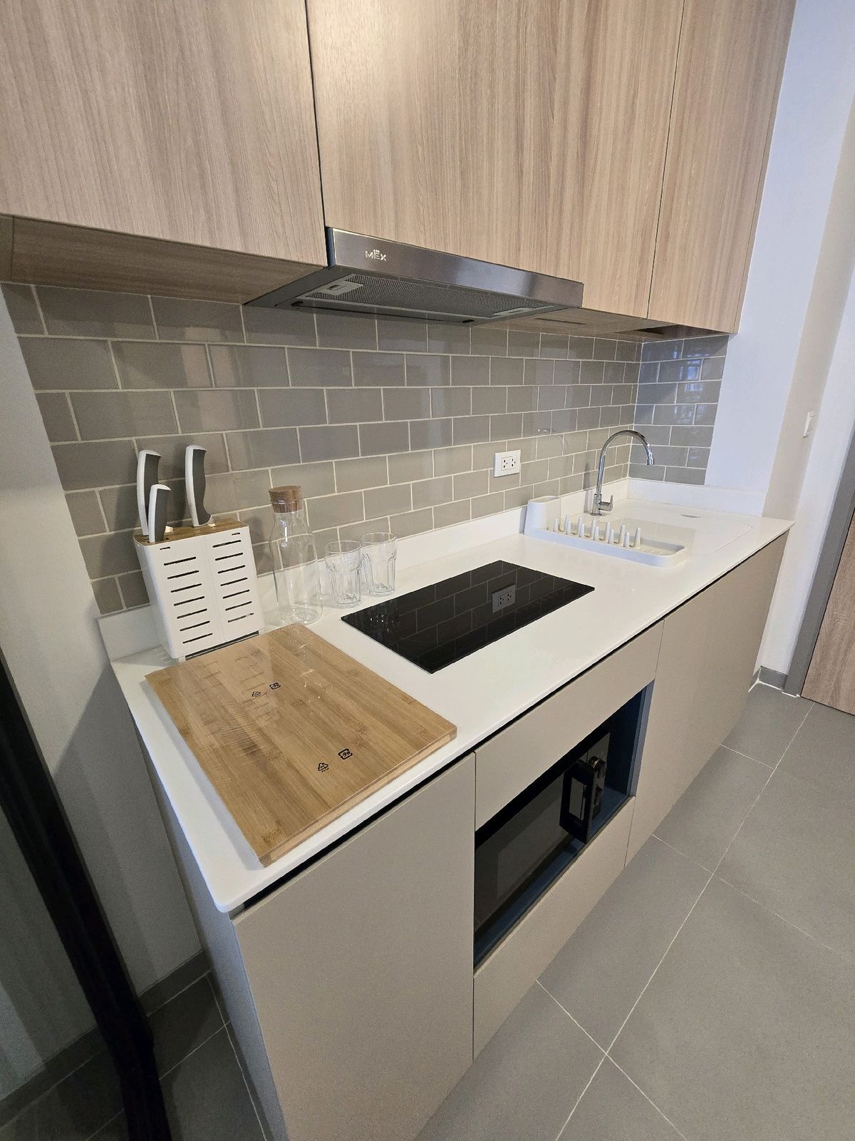 ให้เช่าคอนโดราชเทวี พญาไท : XT Phayathai【𝐑𝐄𝐍𝐓】🔥แต่งด้วยโทนไม้ ครีม ขาว พร้อมเครื่องใช้คุณภาพ🔥 ติดต่อไลน์ไอดี: @hacondo