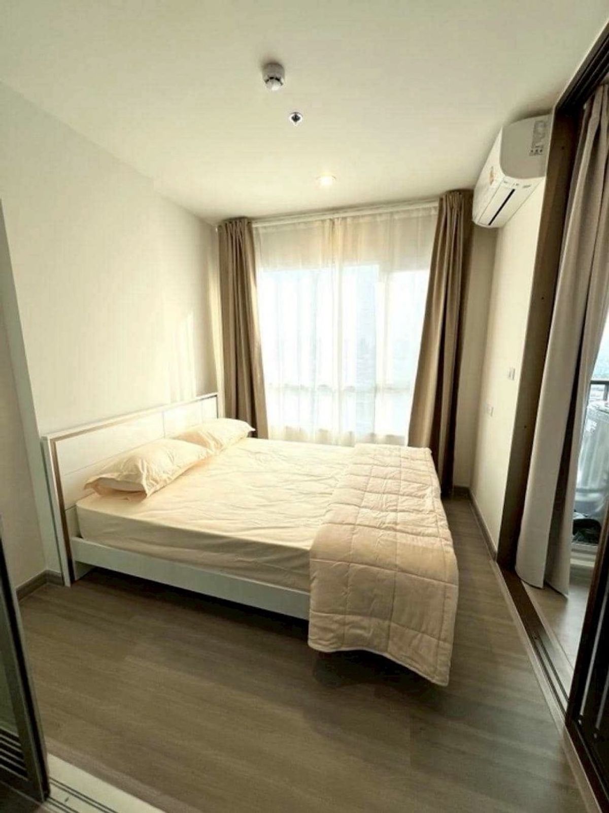For RentCondoPinklao, Charansanitwong : @condomedium for rent The President Charan - Yaek Fai Chai Station. Beautiful room. There is a washing machine [PM0815]