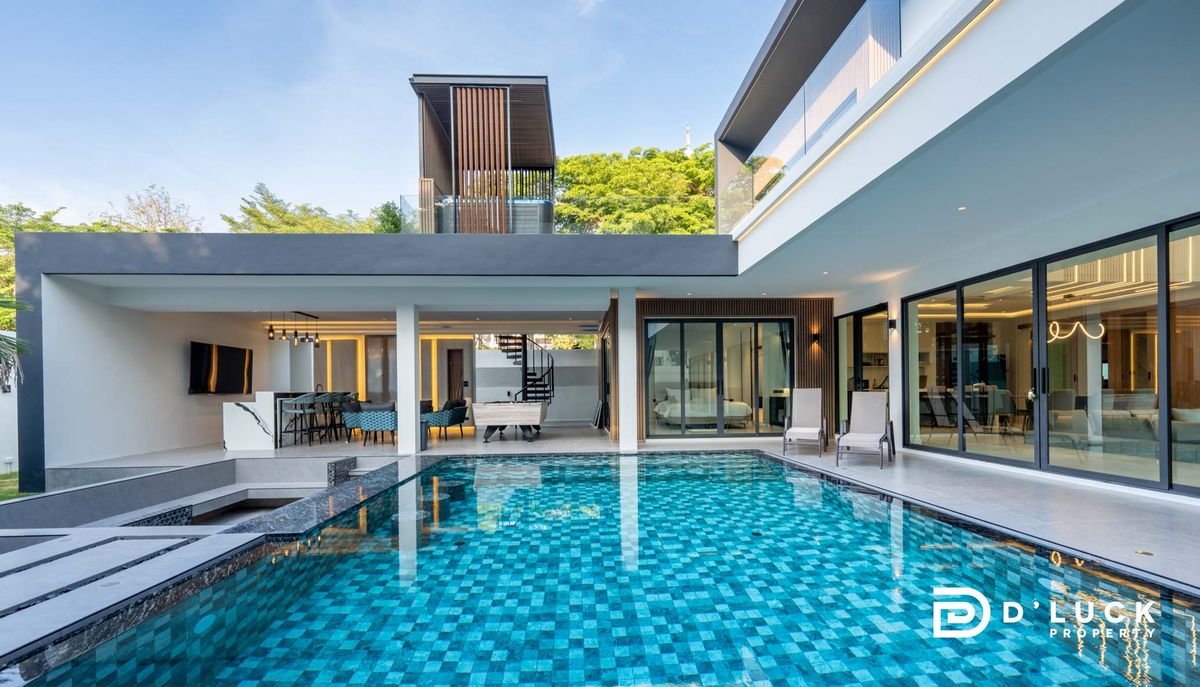 Pattaya, Bangsaen, Chonburi : Selling and renting a house, Pool Villa near the Sea of ​​Jomtien, ready to stay in 7 bedrooms