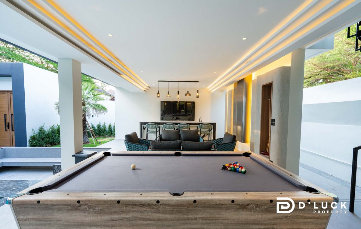 Pattaya, Bangsaen, Chonburi : Selling and renting a house, Pool Villa near the Sea of ​​Jomtien, ready to stay in 7 bedrooms