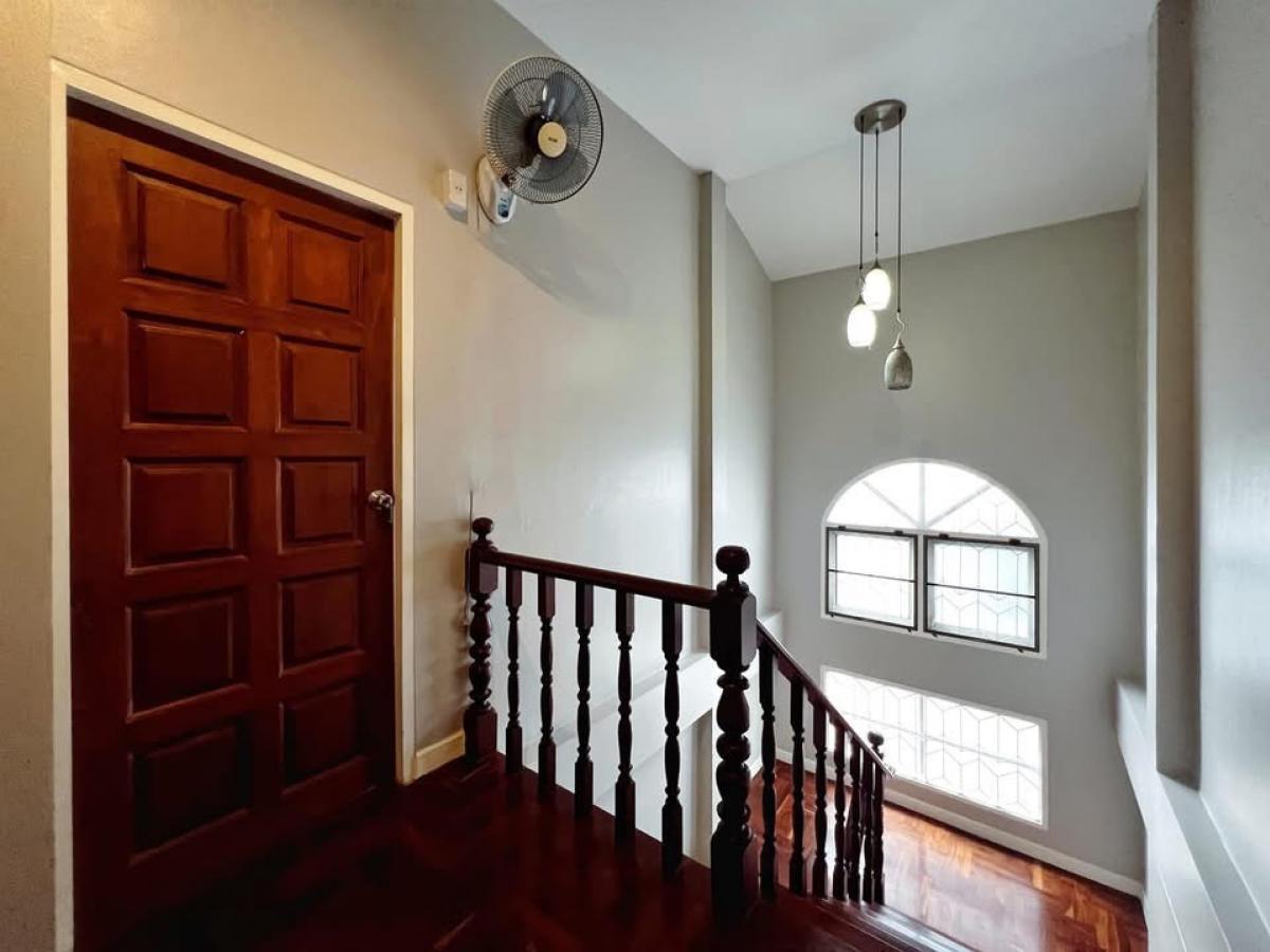 ขายบ้านบางนา แบริ่ง ลาซาล : 🔥 [ ขายด่วน ] บ้านเดี่ยว 2 ชั้น [ 5 ห้องนอน 4 ห้องน้ำ ]  หมู่บ้านบางนาวิลล่า บางนาตราด 39 พร้อมที่ดินกว้าง ใกล้ห้าง Central, Mega Bangna, Index และ ร.ร.นานาชาติ 3 โรงเรียน - เงียบสงบเป็นส่วนตัว พร้อมอยู่ เพียง 8 ล้าน!! 👍 LC0035