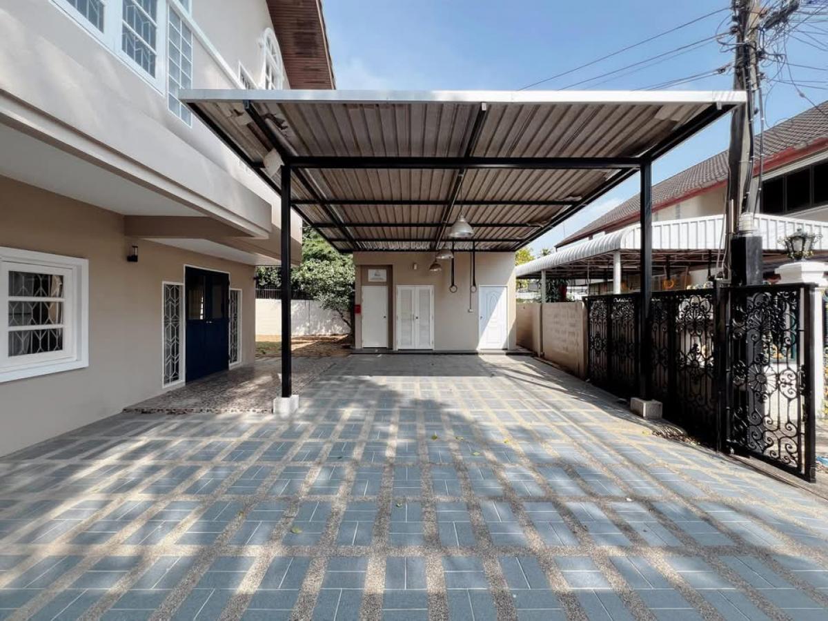 ขายบ้านบางนา แบริ่ง ลาซาล : 🔥 [ ขายด่วน ] บ้านเดี่ยว 2 ชั้น [ 5 ห้องนอน 4 ห้องน้ำ ]  หมู่บ้านบางนาวิลล่า บางนาตราด 39 พร้อมที่ดินกว้าง ใกล้ห้าง Central, Mega Bangna, Index และ ร.ร.นานาชาติ 3 โรงเรียน - เงียบสงบเป็นส่วนตัว พร้อมอยู่ เพียง 8 ล้าน!! 👍 LC0035