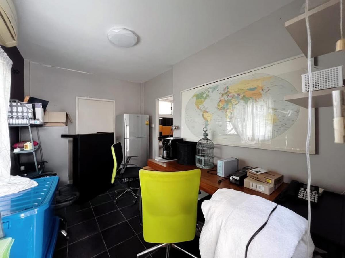 ขายบ้านบางนา แบริ่ง ลาซาล : 🔥 [ ขายด่วน ] บ้านเดี่ยว 2 ชั้น [ 5 ห้องนอน 4 ห้องน้ำ ]  หมู่บ้านบางนาวิลล่า บางนาตราด 39 พร้อมที่ดินกว้าง ใกล้ห้าง Central, Mega Bangna, Index และ ร.ร.นานาชาติ 3 โรงเรียน - เงียบสงบเป็นส่วนตัว พร้อมอยู่ เพียง 8 ล้าน!! 👍 LC0035