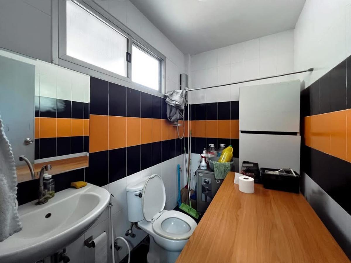 ขายบ้านบางนา แบริ่ง ลาซาล : 🔥 [ ขายด่วน ] บ้านเดี่ยว 2 ชั้น [ 5 ห้องนอน 4 ห้องน้ำ ]  หมู่บ้านบางนาวิลล่า บางนาตราด 39 พร้อมที่ดินกว้าง ใกล้ห้าง Central, Mega Bangna, Index และ ร.ร.นานาชาติ 3 โรงเรียน - เงียบสงบเป็นส่วนตัว พร้อมอยู่ เพียง 8 ล้าน!! 👍 LC0035