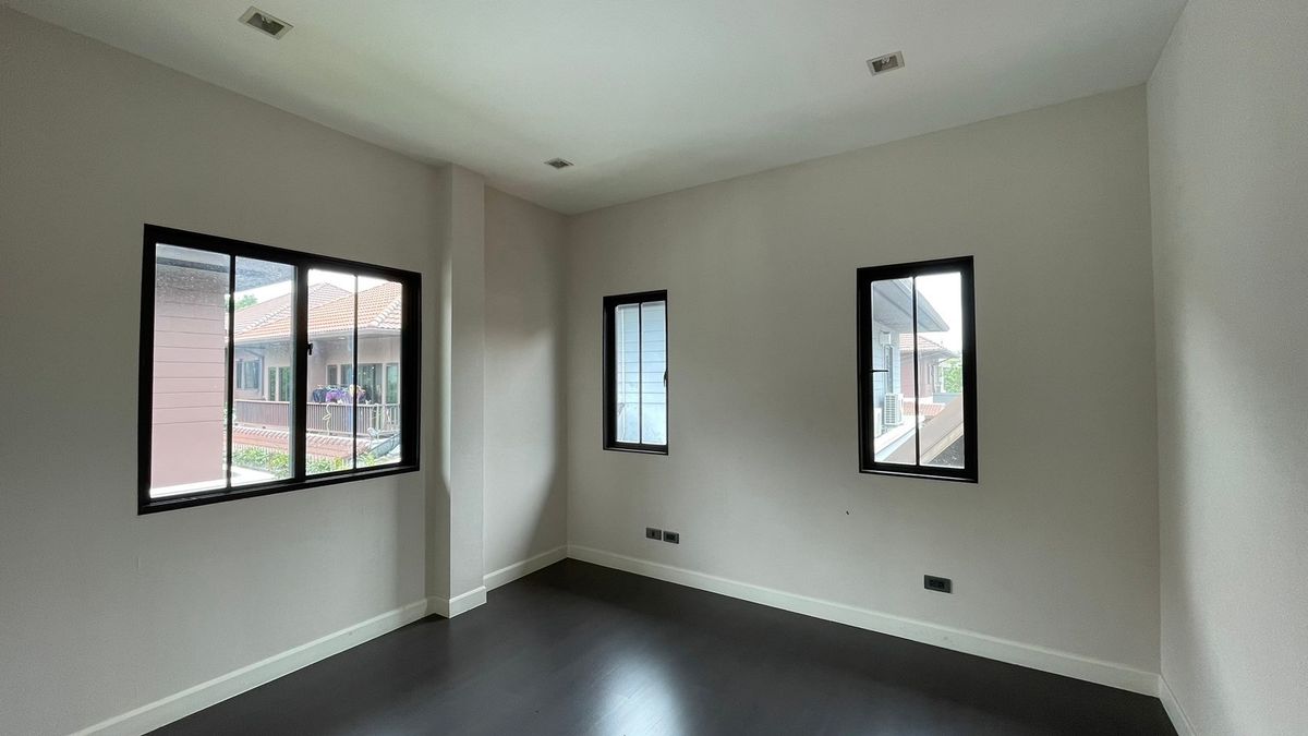 ขายบ้านเชียงใหม่ : ขายบ้านใหม่ เศรษฐสิริ สันทราย เชียงใหม่ 184 ตารางวา