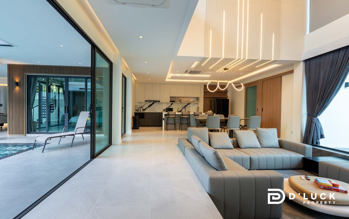 Pattaya, Bangsaen, Chonburi : Selling and renting a house, Pool Villa near the Sea of ​​Jomtien, ready to stay in 7 bedrooms