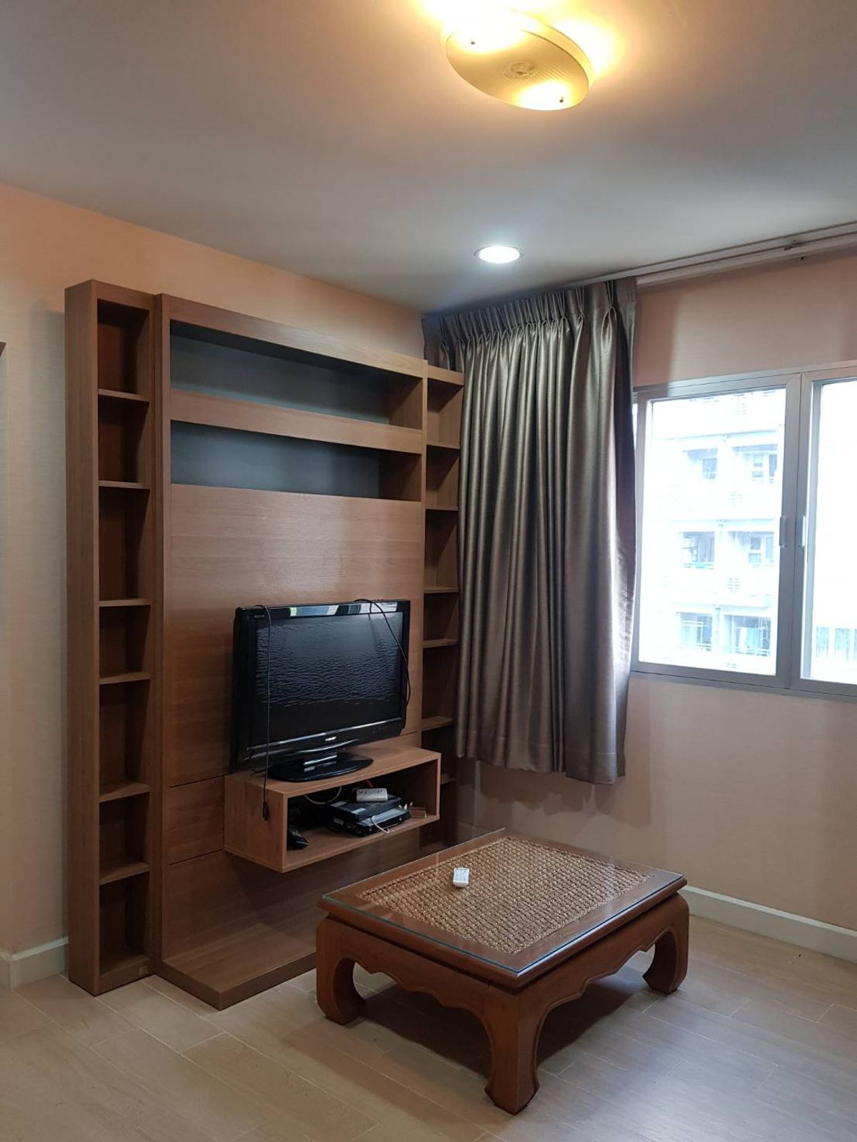 ให้เช่าคอนโดสาทร นราธิวาส : FOR RENT ให้เช่า !! Condo OneX sathorn-narathiwas 1bed 1bath 50sqm. ราคา 13,000.- per month