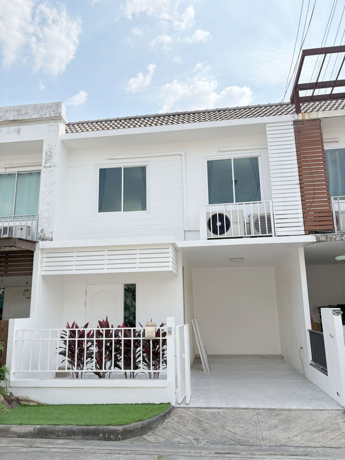 ขายทาวน์โฮมเกษตร นวมินทร์ ลาดปลาเค้า : (รหัสAM1555) ขายบ้าน Areeya The Color 2 อารียา เดอะคัลเลอร์ 2 ตกเเต่งสวย ขายถูก ใกล้รถไฟฟ้า