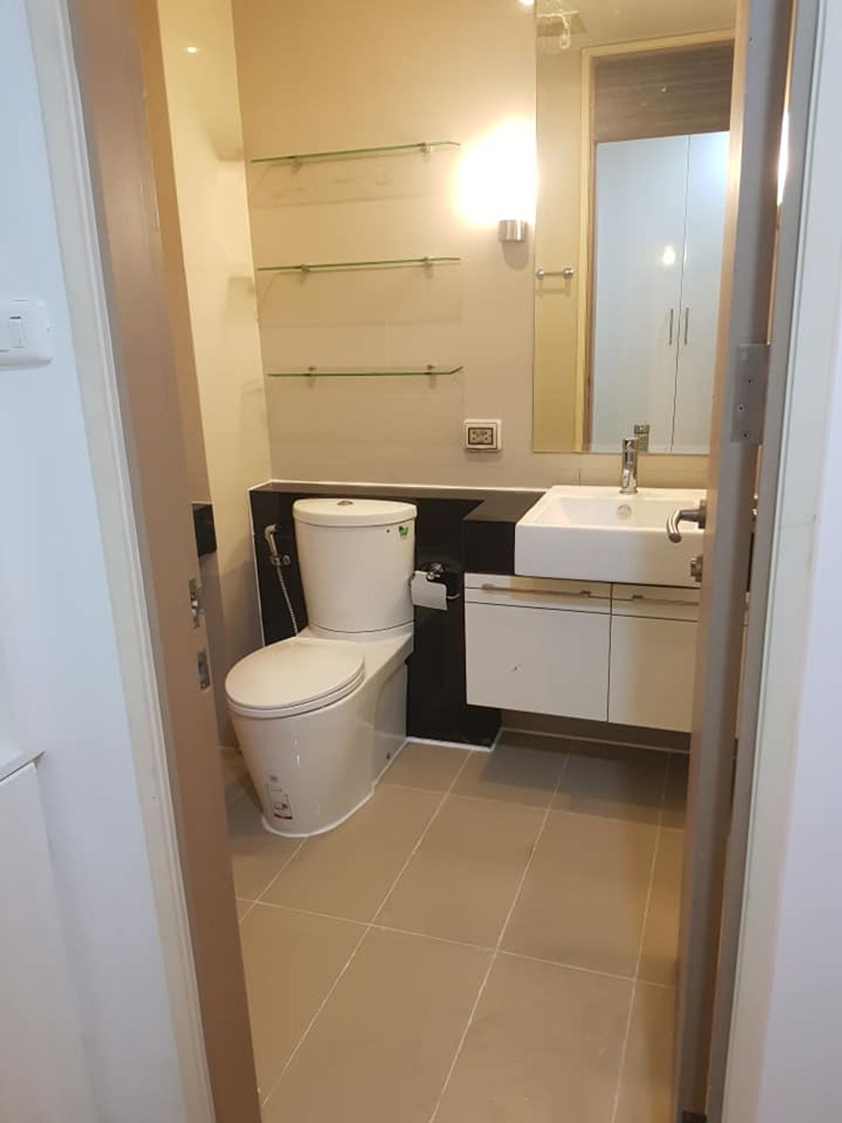 For SaleCondoRatchathewi,Phayathai : Supalai Premier Ratchathewi【𝐒𝐄𝐋𝐋 & 𝐑𝐄𝐍𝐓】🔥Built-in furniture that doesn't feel uncomfortable. It's open, airy, and reassuring.🔥 Contact Line ID: @hacondo