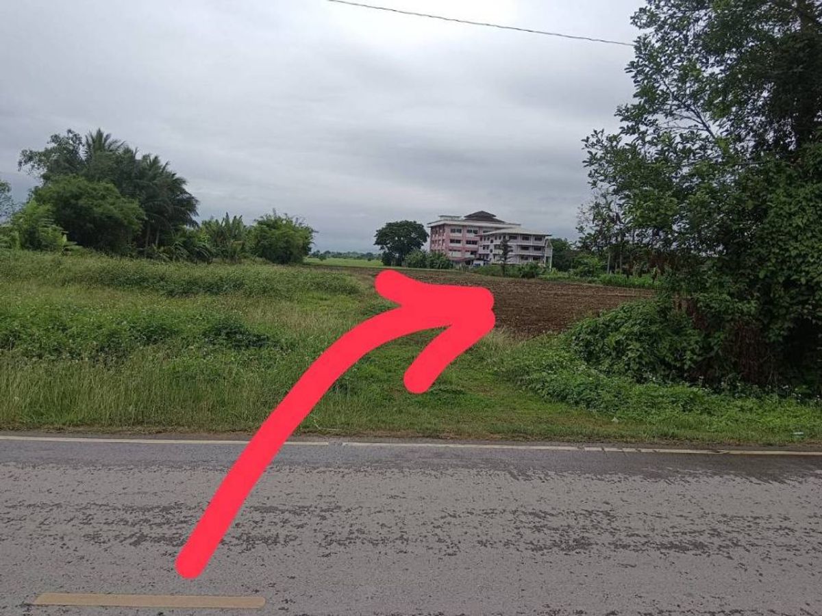 For SaleLandChiang Rai : Land for sale, mountain view, 7 rai 91 square wah, 5 meters on the road with title deed, Mae Rai Subdistrict, Chiang Rai (owner selling itself)