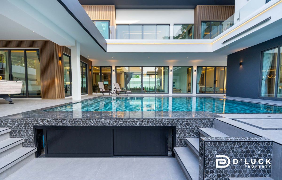 Pattaya, Bangsaen, Chonburi : Selling and renting a house, Pool Villa near the Sea of ​​Jomtien, ready to stay in 7 bedrooms