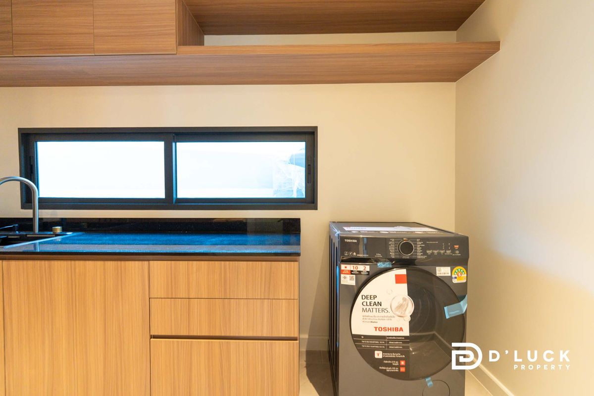 Pattaya, Bangsaen, Chonburi : Selling and renting a house, Pool Villa near the Sea of ​​Jomtien, ready to stay in 7 bedrooms