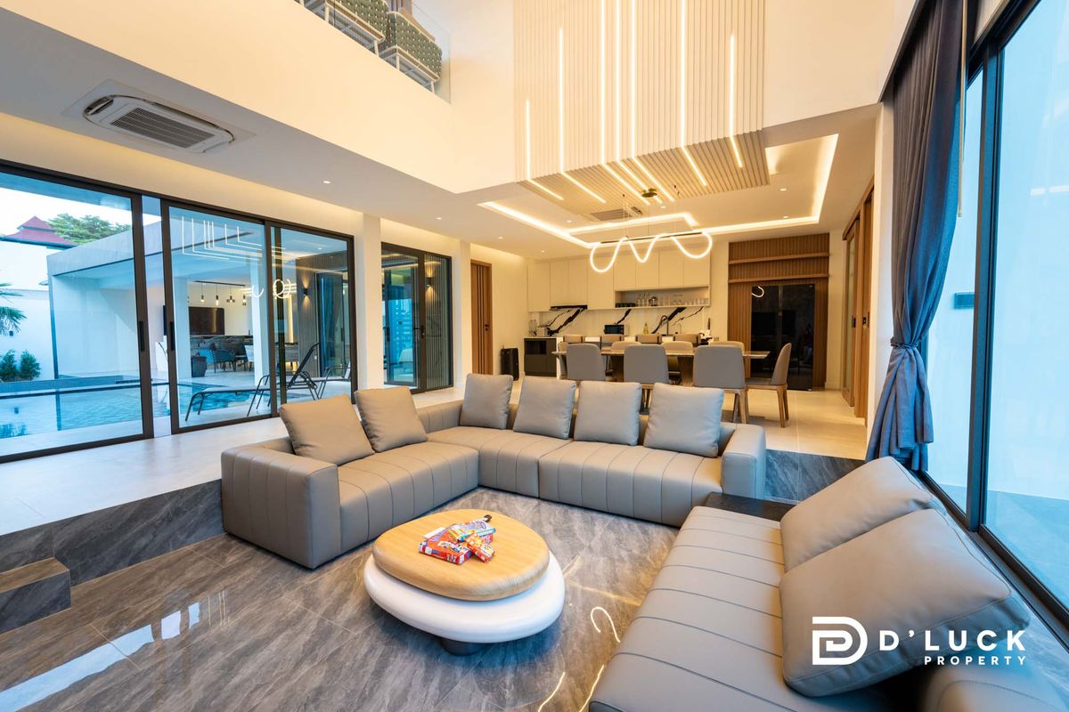 Pattaya, Bangsaen, Chonburi : Selling and renting a house, Pool Villa near the Sea of ​​Jomtien, ready to stay in 7 bedrooms