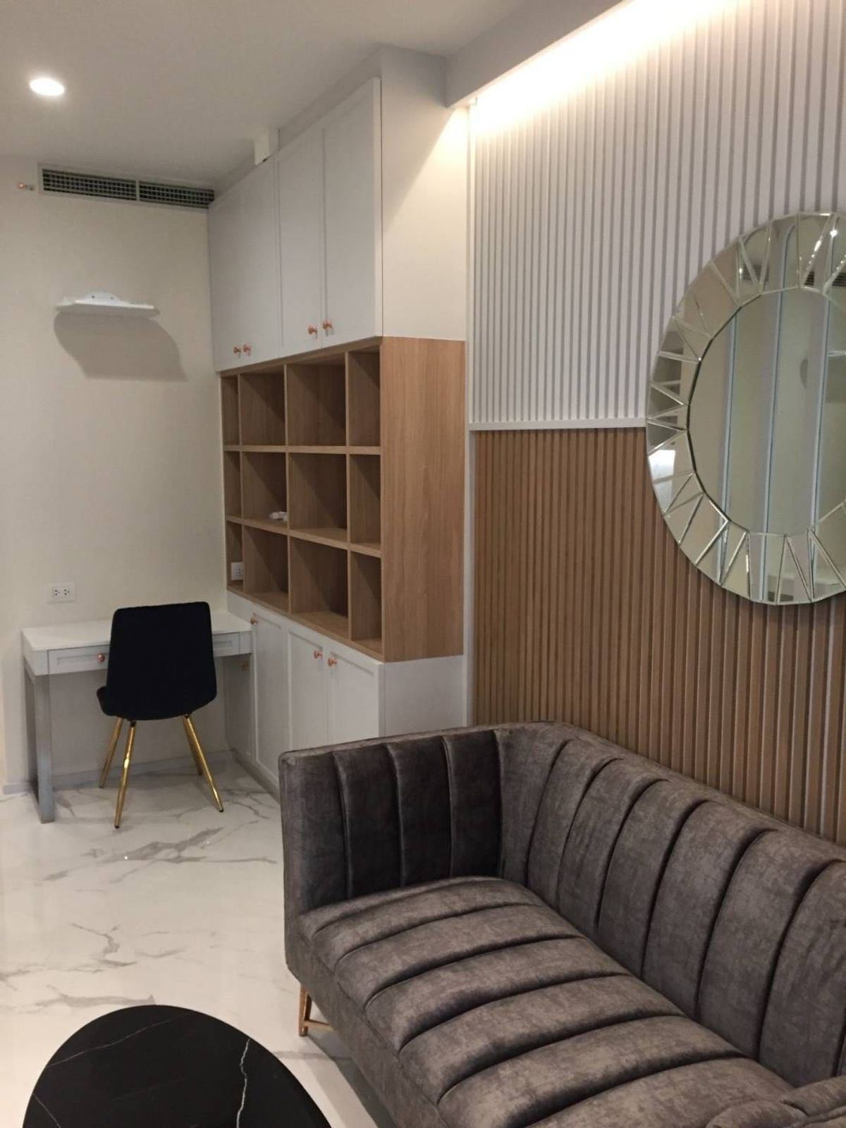 For RentCondoWitthayu, Chidlom, Langsuan, Ploenchit : 🔥 Urgent rent 🔥 Noble Ploenchit Condo near BTS Phloenchit only 1 km.