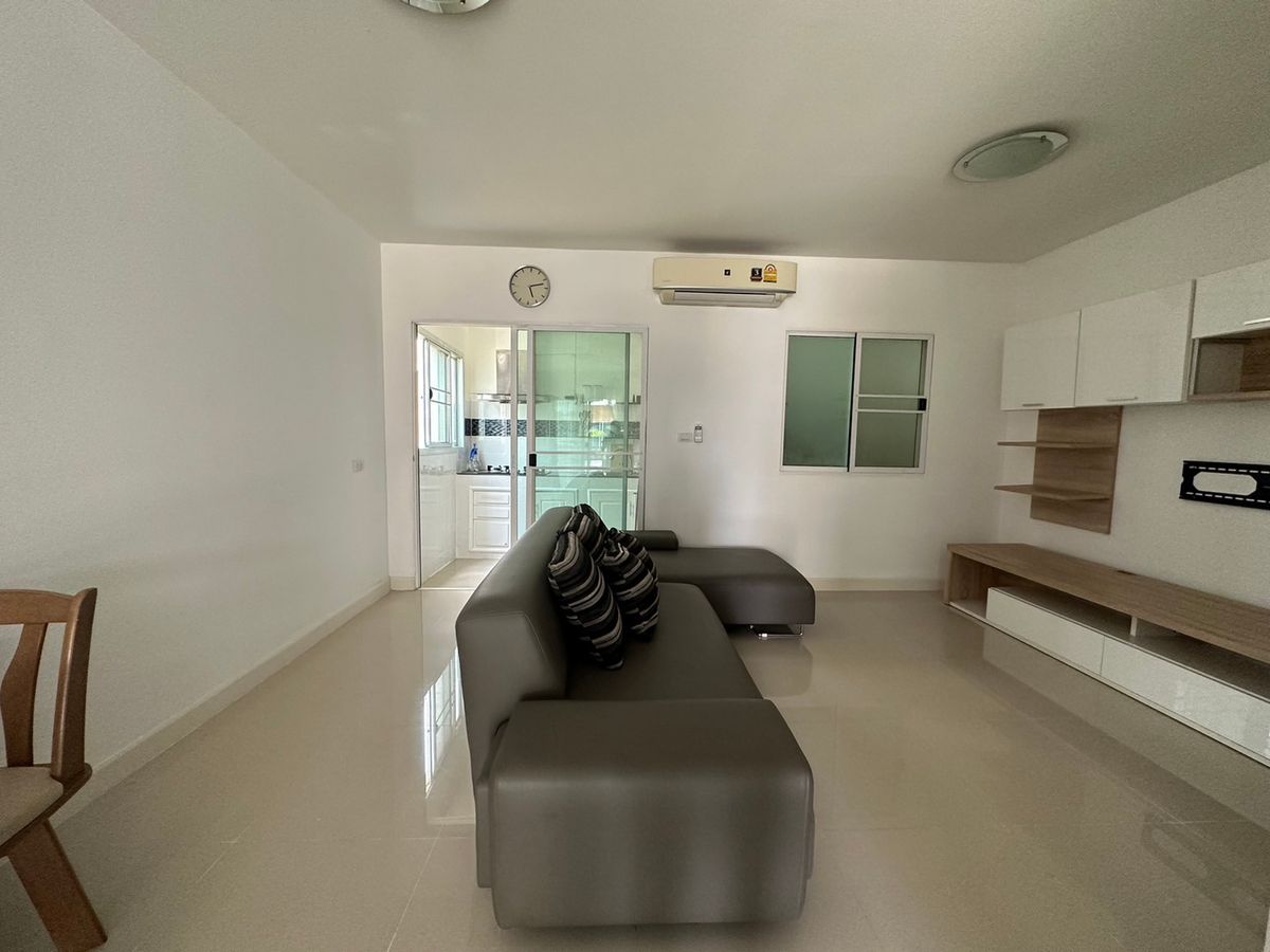 For RentTownhomeBang kae, Phetkasem : Pet Friendly 2-story townhome with furniture for rent in Petchkasem-Nong Khaem area, near Home Pro Phetkasem, only 4.8 km.