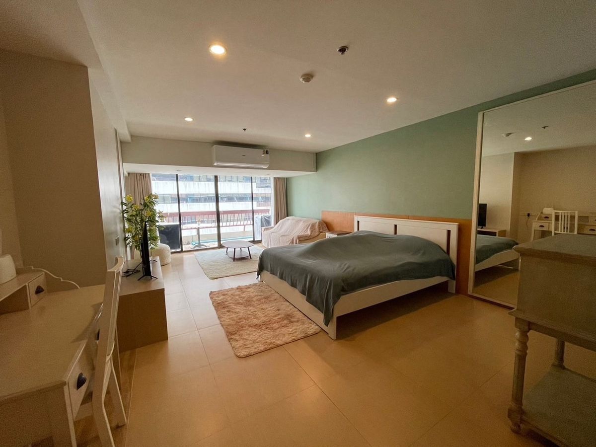 For RentCondoRatchathewi,Phayathai : 🚩 Baan Phahonyothin is only 150 meters near BTS Ari, 48 sqm.