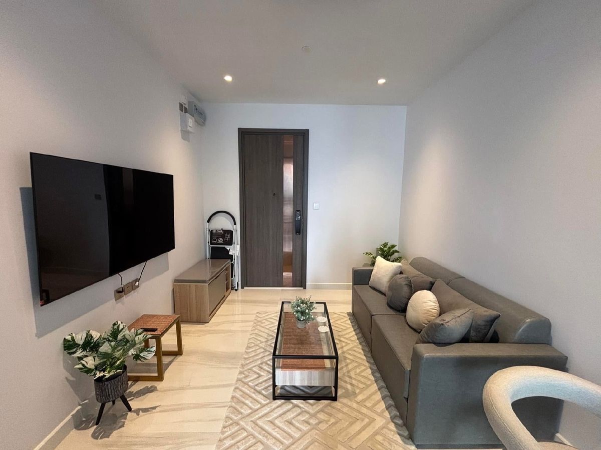 ให้เช่าคอนโดสาทร นราธิวาส : For rent Good price !!! New room and Luxury condo