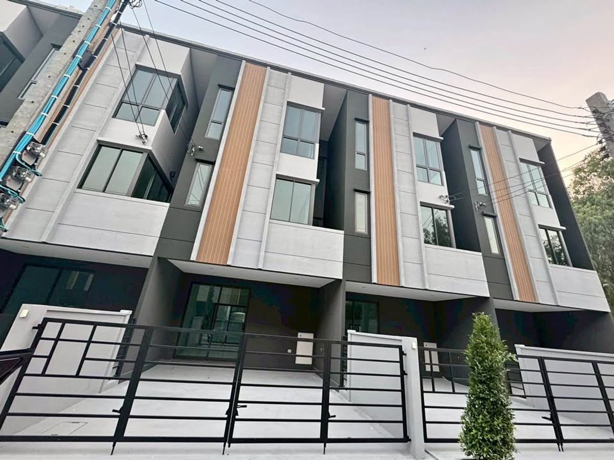For RentHouseRama5, Ratchapruek, Bangkruai : 2 -storey townhome, complete with near Don Mueang Airport, DMK, near Phra Ruethai Nonthaburi School, convenient to travel ✨