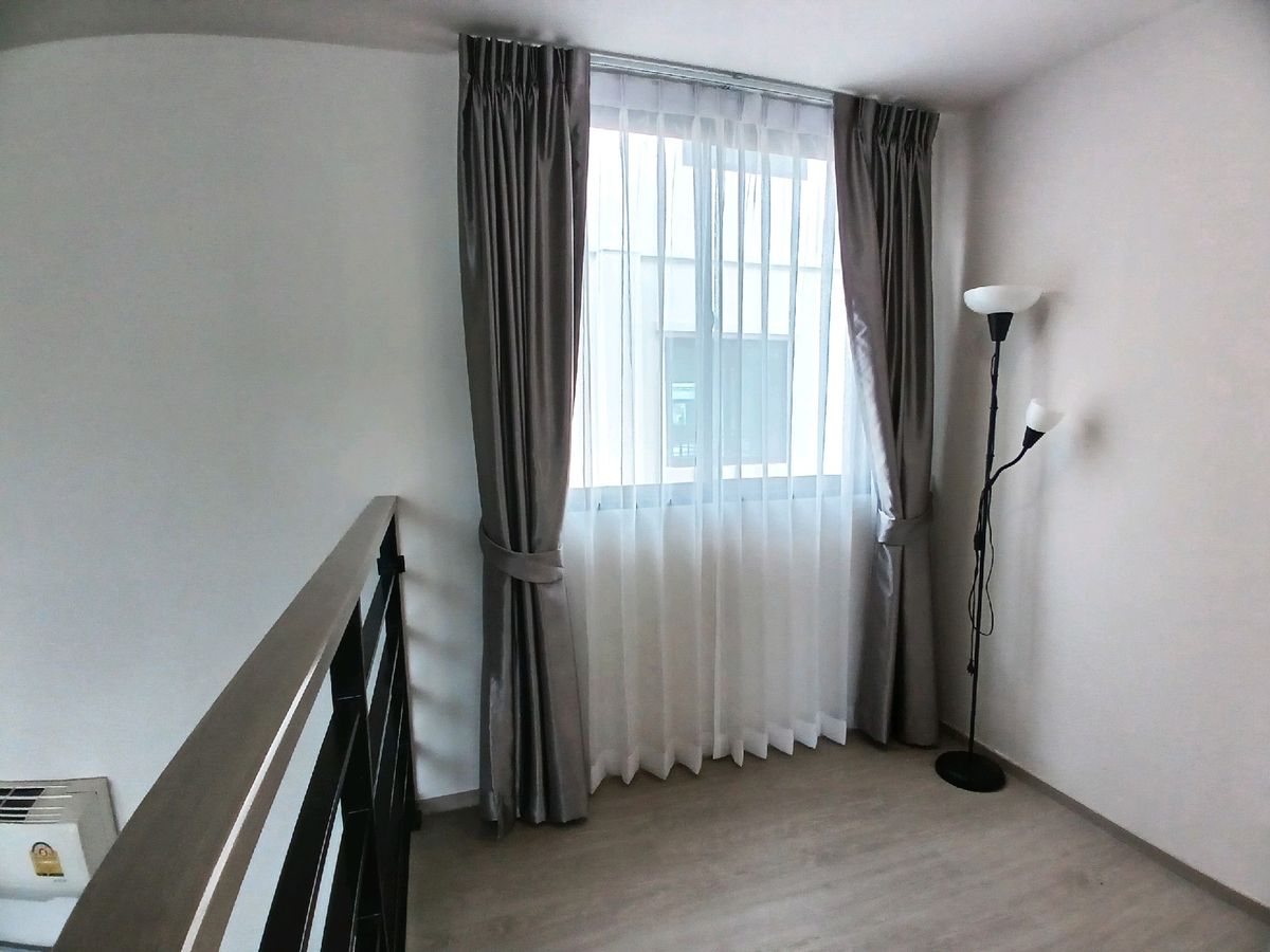 For RentHouseBangna, Bearing, Lasalle : 3-floor townhome for RENT in minimal style | Altitude Kraf Bangna, Good atmosphere with large garden view [ Welcome to pets ]
