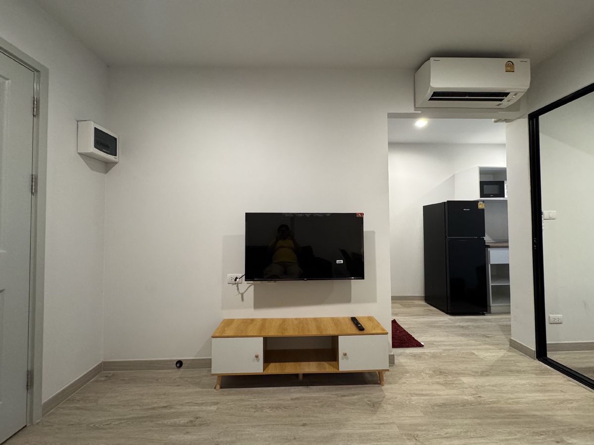 For RentCondoLadprao101, Happy Land, The Mall Bang Kapi : Condo for rent | Pool view Great value in the project 
